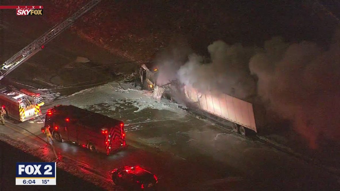 Westbound I-696 shut down at Mound due to semi truck fire